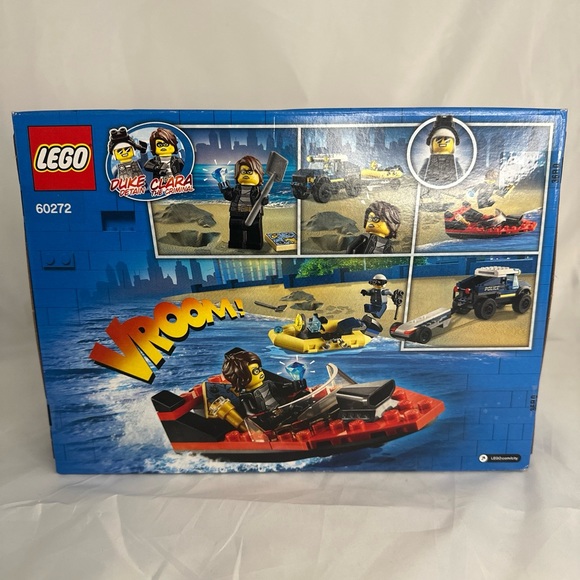 LEGO City Police Police Boat Transport 60272 - Picture 2 of 3